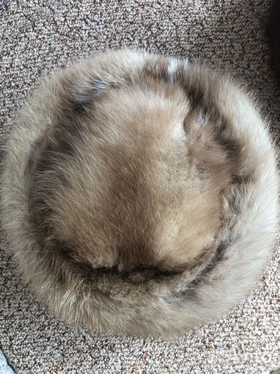 Женская шапка из куницы