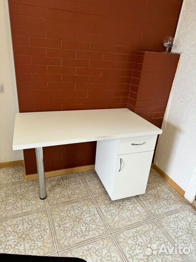 Стул и стол