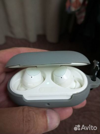 Беспроводные наушники samsung galaxy buds +