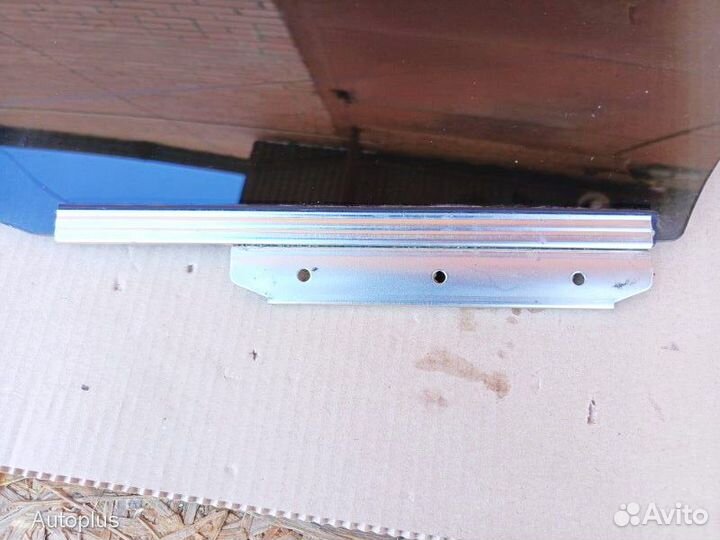 Стекло задней левой двери Toyota C-HR I