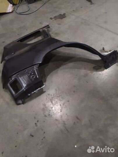 Заднее правое крыло Toyota RAV 4