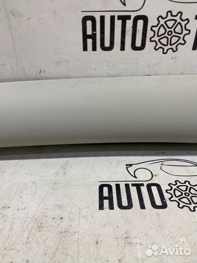 Накладка стойки передняя левая Nissan Terrano D10