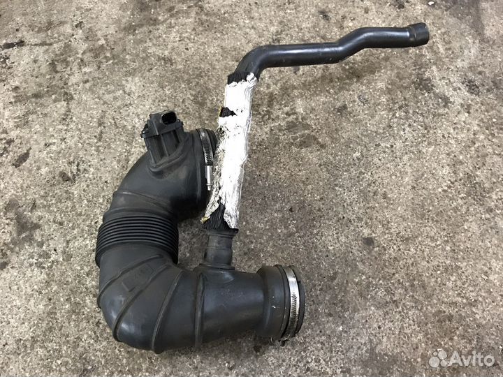 Патрубок воздушного фильтра мерседес ом 651