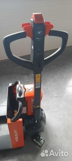 Транспортировщик паллет (электророхля)