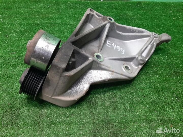 Кронштейн компрессора кондиционера Suzuki Grand V