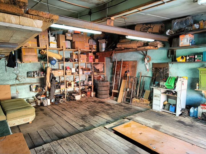 Гараж, > 30 м²