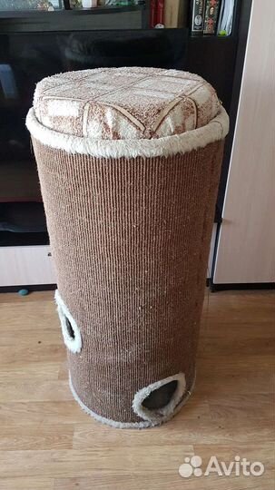 Кошачий домик с когтеточкой