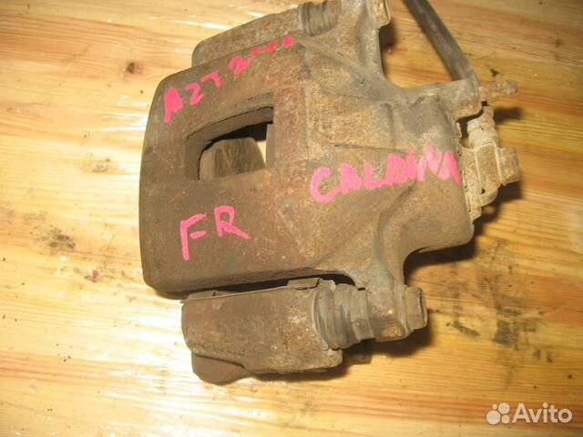 Суппорт перед право toyota AZT240, ZZT245, ZZE123