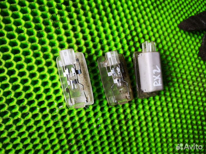 Плафон двери багажнки на Lexus RX 300/330/350/400h