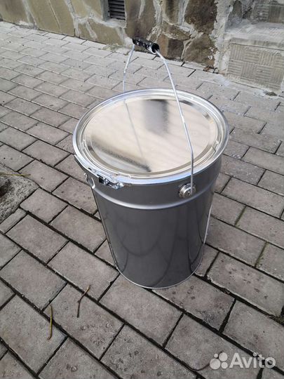 Ведро металлическое с крышкой