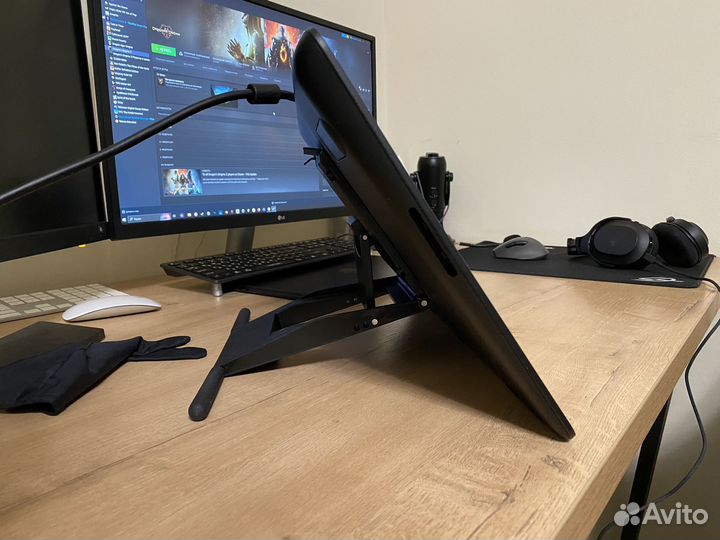 Wacom Cintiq 16 + подставка (графический монитор)