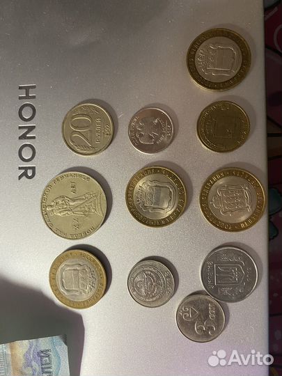 Монеты и купюры