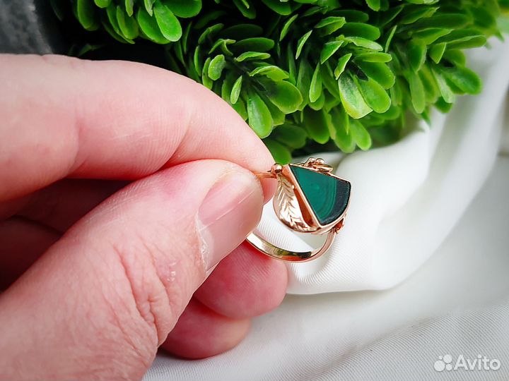 Золотое Советское Кольцо 583 пробы с Малахитом