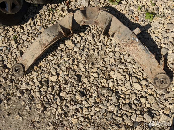 Балка mercedes w126