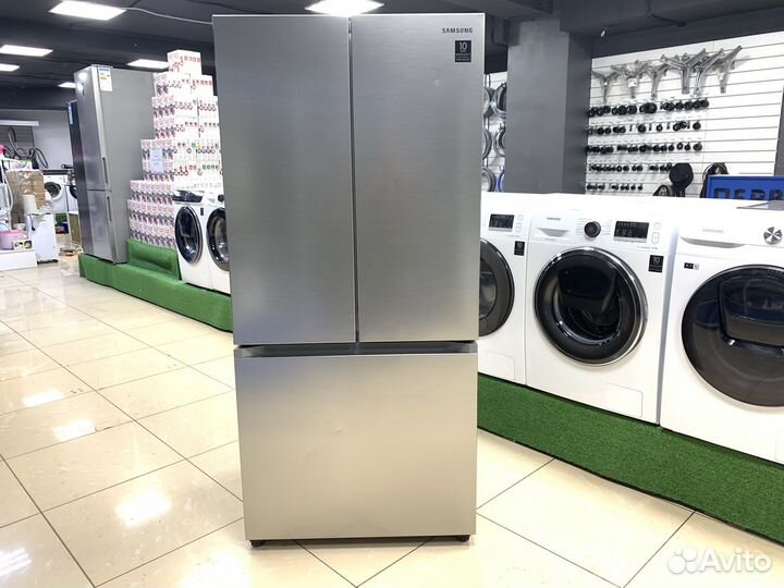 Холодильник Samsung no frost с ледогенератором