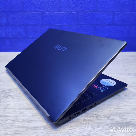 Ноутбук MSI Modern 15 B5M-001XRU