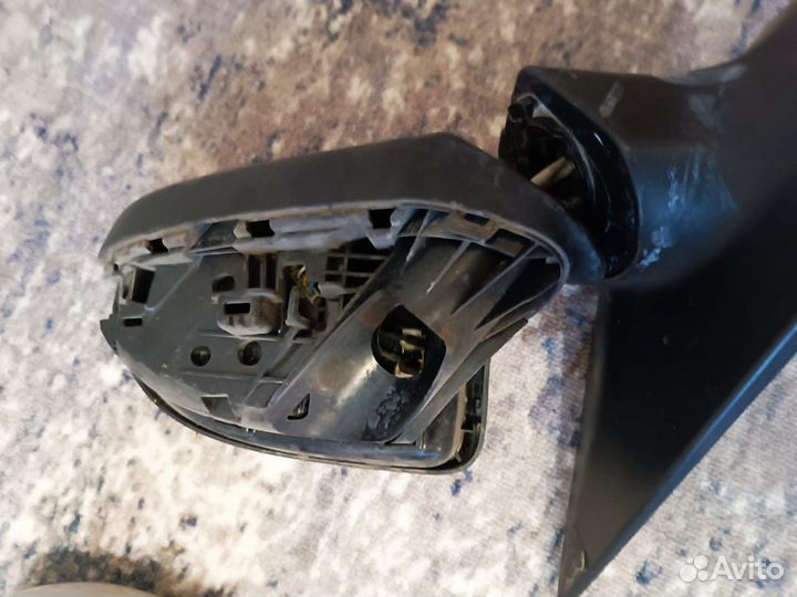 Боковое левое зеркало на киа рио 3