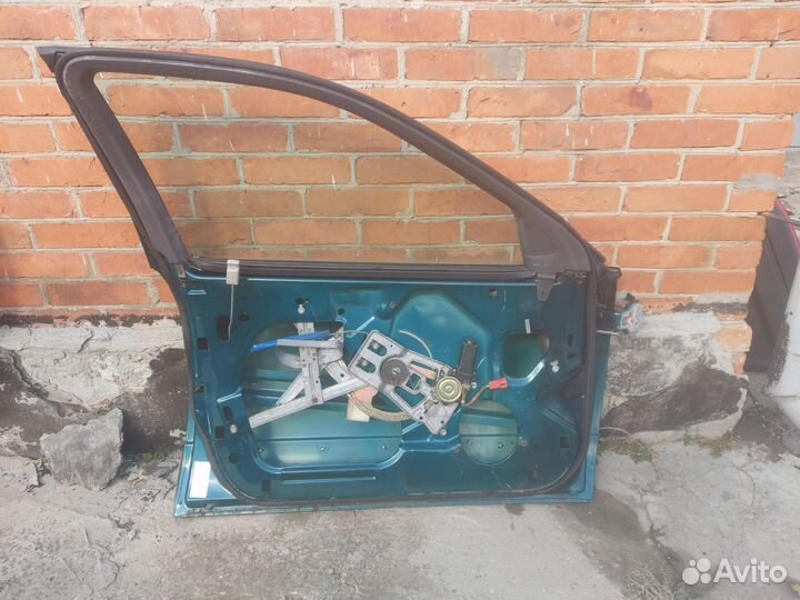 Дверь передняя Crysler Cocord, Vision