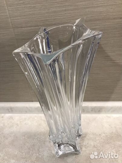 Ваза Bohemia 33см