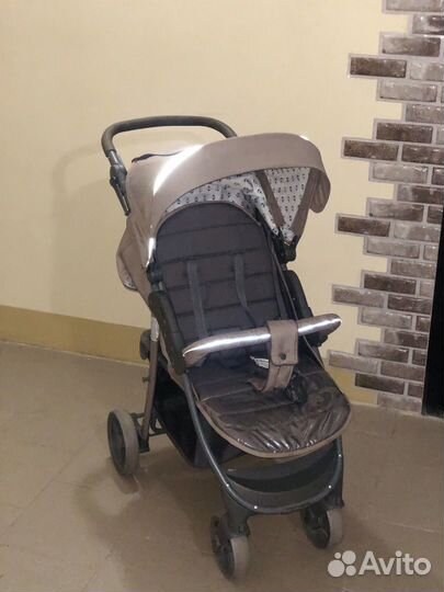 Прогулочная коляска