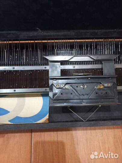 Вязальная машинка нева 1