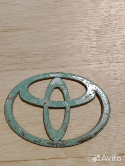 Эмблема toyota