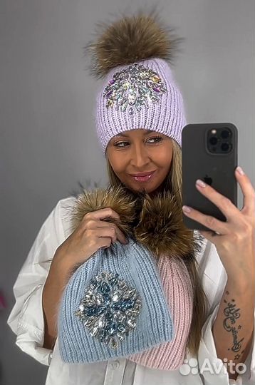 Шапка со стразами