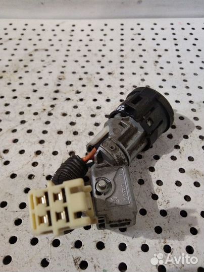 Замок зажигания Peugeot 107