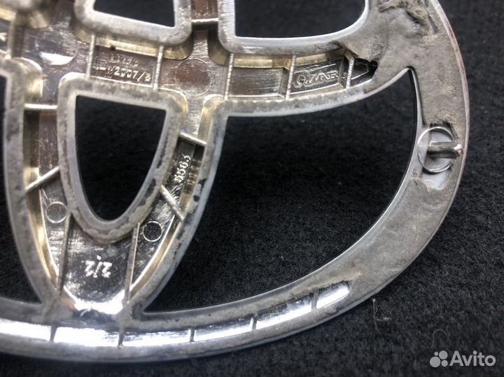 Эмблема Toyota Corolla E18 2013-2018