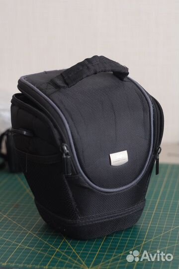 Зеркальный фотоаппарат canon 200d