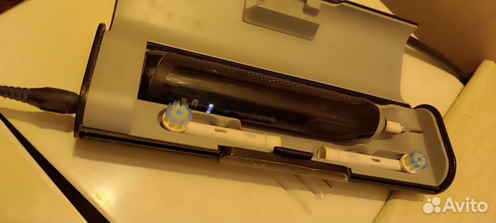 Braun - Электронная зубная щетка