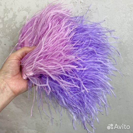 Перья страуса на ленте