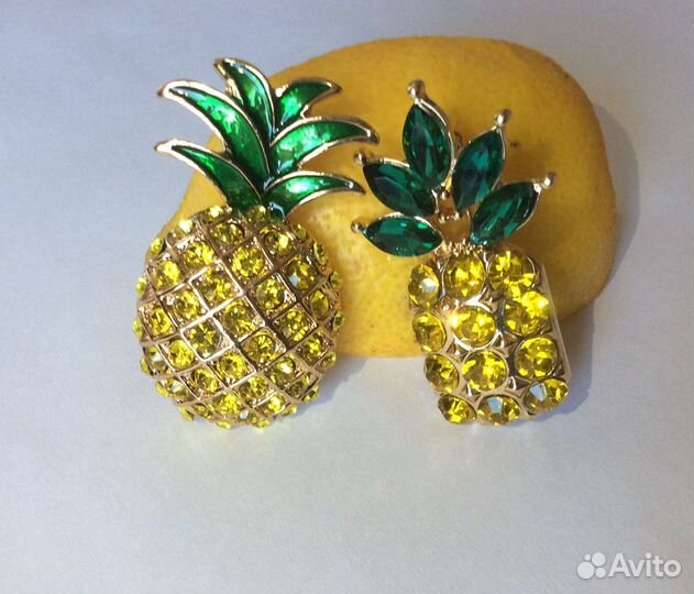 Броши ананасы