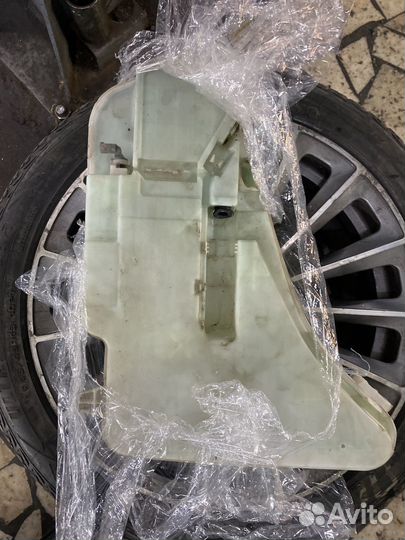 Бачок омывателя бмв 740i 2014 года