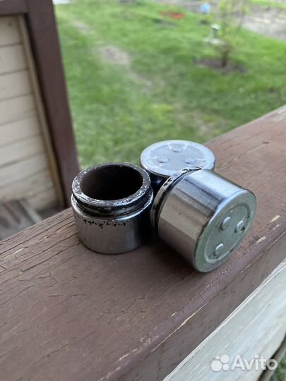 Продам тормозные поршни