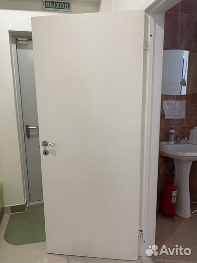 Двери белые крашеные в отличном состоянии