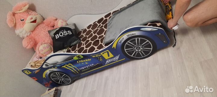 Детская кровать машинка с матрасом бу