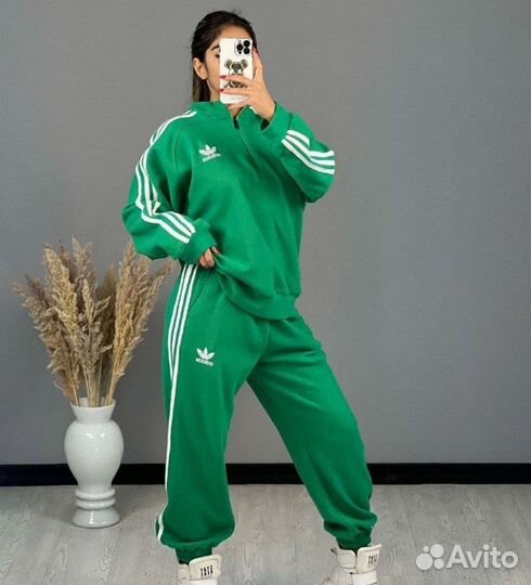 Костюм спортивный