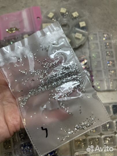 Стразы для маникюра