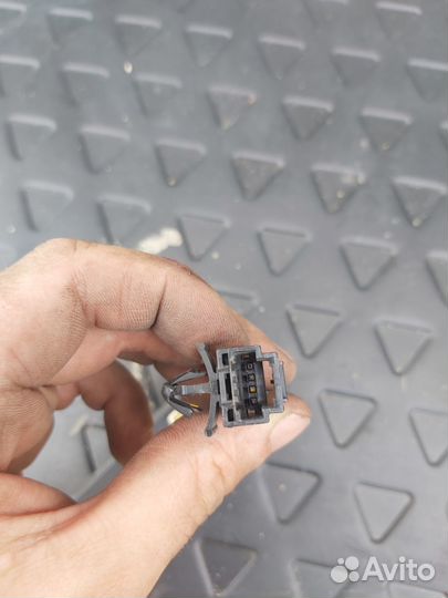 Антенна бесключевого доступа задняя KIA optima 4