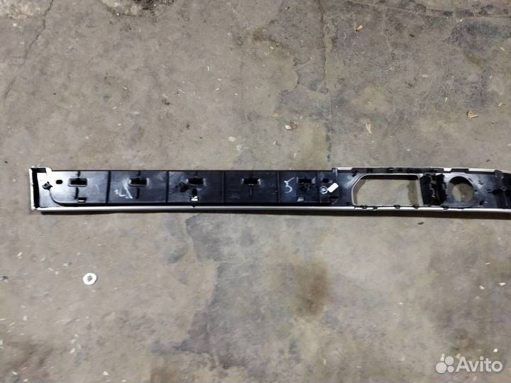 Накладка (кузов внутри) от VW Touareg 2002-2010