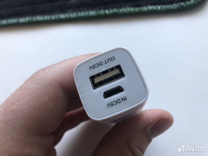 Портативная зарядка без блока и шнура