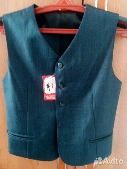 Жилет школьный для мальчика новый