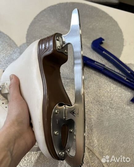 Фигурные коньки jackson