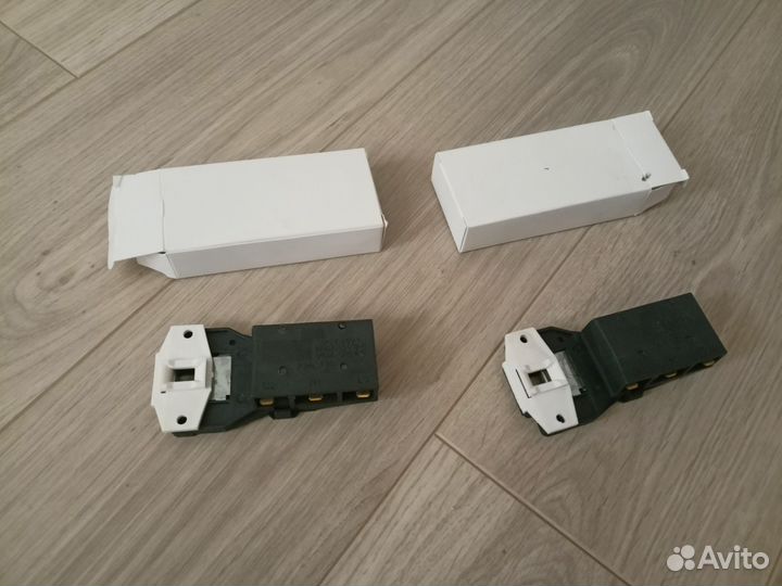 Замок люка Indesit Ariston C00011140