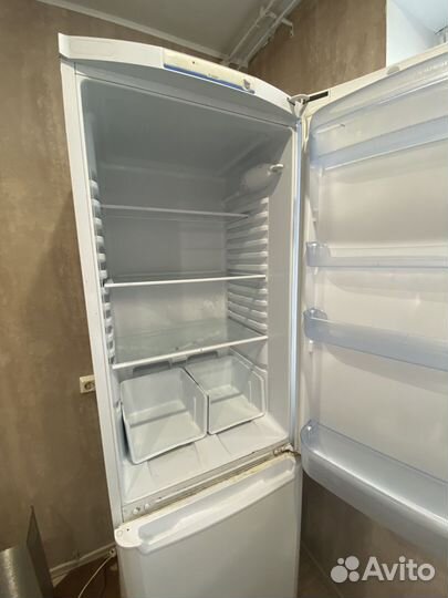 Холодильник бу indesit 2м