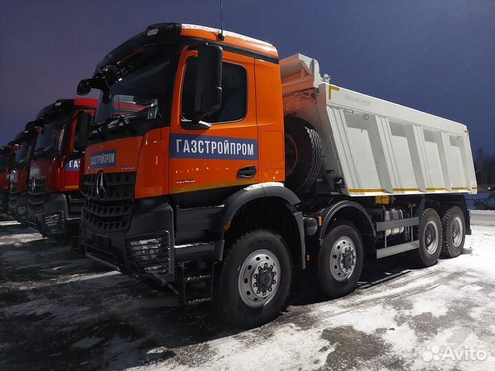 Водитель самосвала