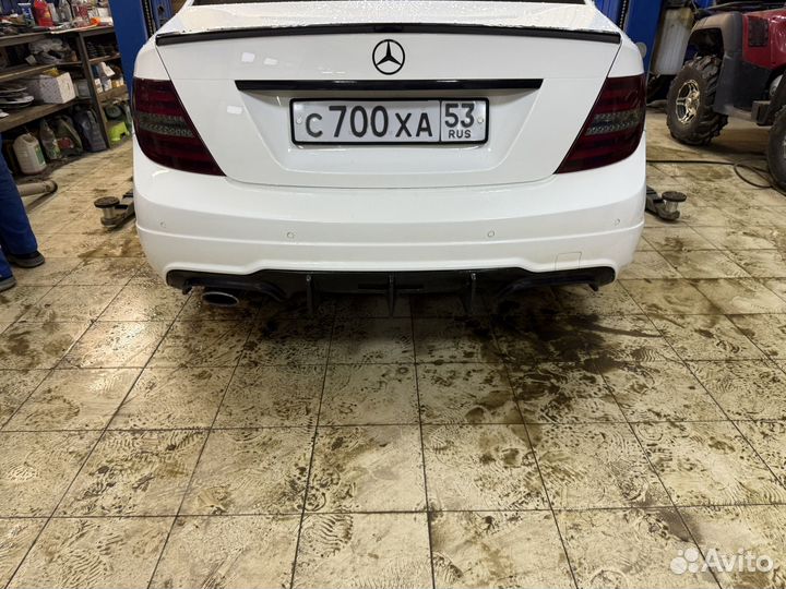 Задняя губа mercedes w204