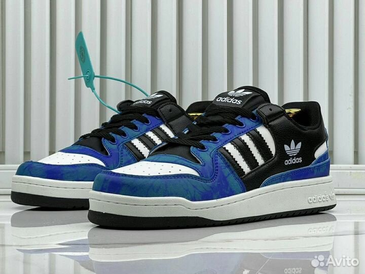 Кроссовки оптом