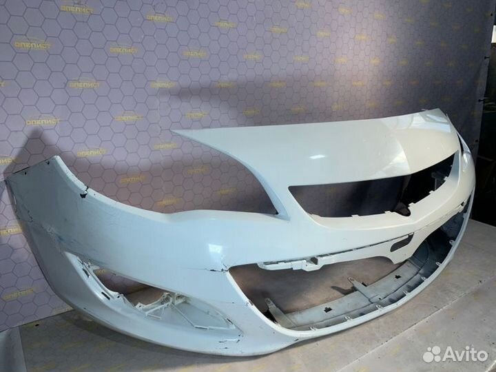 Бампер передний Opel Astra J 2013